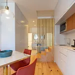 Lp Heritage Next To Cathedral By Se