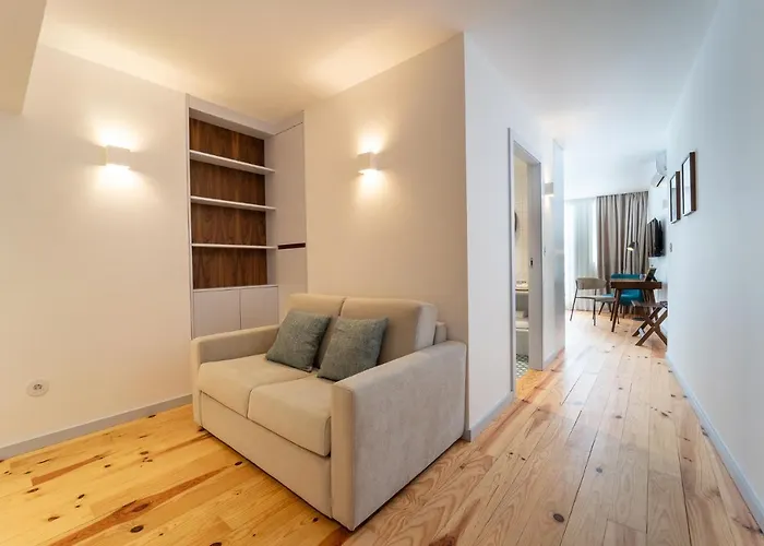 Lp Heritage Next To Cathedral By Se